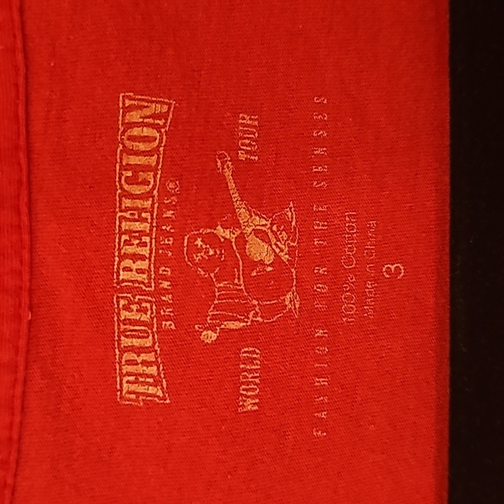 Woman's True Religion T-shirt size L, faded red - Picture 6 of 7